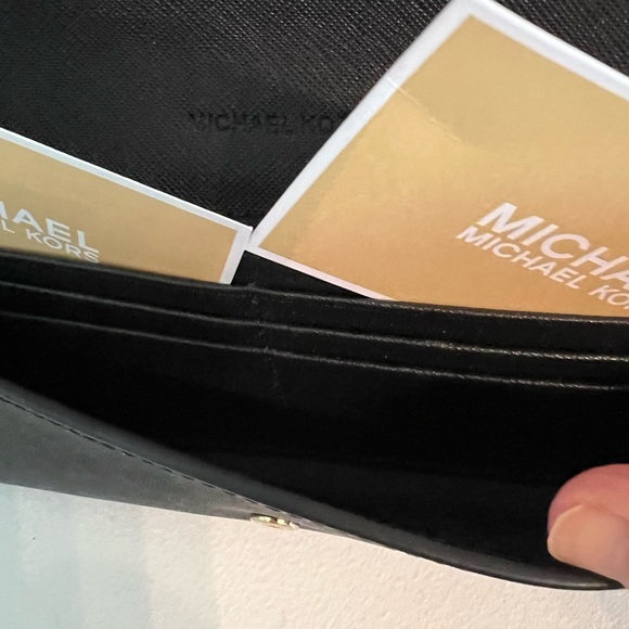 Michael Kors  Envelope Leather Wallet - Picture 8 of 10